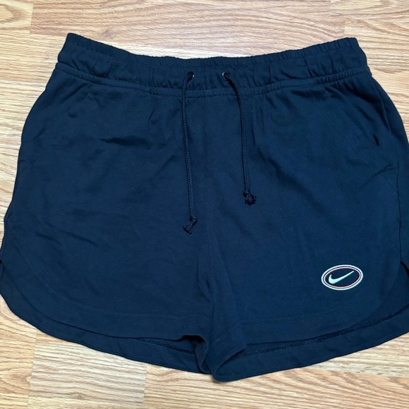 Nike Women's Athletic Black Shorts size medium - Picture 1 of 4
